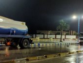 صور.. أجهزة محافظة مطروح تزيل تجمعات مياه الأمطار من الشوارع