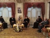 رئيس جامعة الإسكندرية يزور الكنيسة المرقسية للتهنئة بعيد الميلاد المجيد