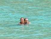 شقيق دوقة كامبريدج وخطيبته الفرنسية يقضيان عطلتهما بـ"الكاريبى".. صور
