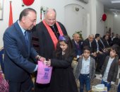 محافظ الإسكندرية فى الكنيسة الإنجيلية للتهنئة بعيد الميلاد: كلنا واحد.. صور 