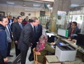 صور.. رئيس جامعة سوهاج يعلن إنشاء مكتب لتقديم خدمات بريدية جديدة