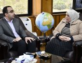 صور.. إجراءات إحترازية داخل لجان امتحانات جامعه القناه لمواجهة سوء الأحوال الجوية