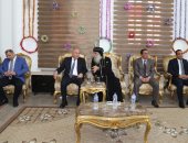 صور.. محافظ قنا يهنئ الأقباط بعيد الميلاد المجيد بحضور مدير الأمن