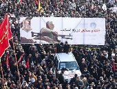 طهران تودع سليمانى والمهدى وسط حشود تهتف "الموت لأمريكا" 