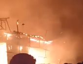قارئ يشارك بفيديو حريق محل ملابس بجوار مستودع أنابيب بشبرا الخمية