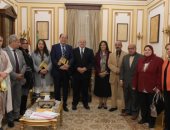 الخشت يلتقى وفدا من السفارة المغربية ويوقع اتفاقية تعاون مع معهد الصحافة المغربى