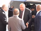 شاهد.. لحظة وصول وزير الخارجية سامح شكرى إلى الجزائر