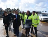 تقلبات جوية وأمطار بالإسكندرية والمحافظ يشدد على رفع تجمعات المياه.. صور