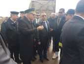 صور.. المحافظ ومديرا الأمن وإدارة المرور فى موقع حادث إسكندرية الصحراوى