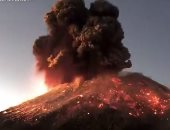 لحظة انفجار بركان جبل "بوبوكاتبتبيل" فى المكسيك (فيديو)