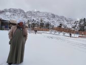 فيديو وصور.. الثلوج تزين مدينة سانت كاترين فى جنوب سيناء