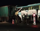 صور حادث تصادم أتوبيس بسيارة نقل فى بنى سويف ومصرع شخصين وإصابة 25