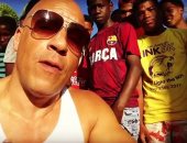 فان ديزل يزور أيتام الدومينيكان ويطالب متابعيه بعمل الخير.. فيديو وصور 