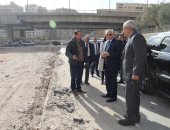 صور.. محافظ الجيزة: تغطية 200 متر من ترعة المريوطية لإنشاء مواقف حضارية