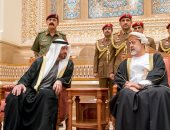 صور.. الشيخ محمد بن زايد يقدم العزاء فى وفاة السلطان قابوس بسلطنة عمان