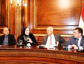 صور.. وزيرة الصناعة: البنك المركزى يستدعى 10 من أصحاب المصانع المُتعثرة يوميا    