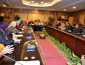 محافظ الغربية يبحث تحسين مستوى الأداء مع مديرى الإدارات بالديوان العام للمحافظة