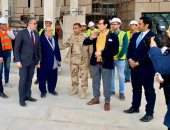 صور.. فاروق حسني يزور المتحف الكبير ويؤكد: هدية السيسى للإنسانية