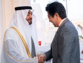 محمد بن زايد يستقبل رئيس وزراء اليابان فى أبوظبى.. صور