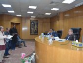 محافظ المنيا يشدد على الإسراع فى إنجاز المشروعات المتعثرة