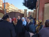 صور.. محافظ الغربية يتابع إمتحانات النقل والأعمال اليومية بجولته على مدينة طنطا