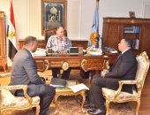 محافظ أسيوط يؤكد على تفعيل البرنامج الوطنى للتخلص الآمن للمخلفات الصلبة