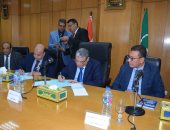 محافظ المنيا يوقع بروتوكولا مع وزارة الاتصالات لتنفيذ مشروع التحول الرقمى