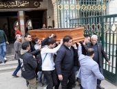 فيديو وصور ..رئيسة القومى للمرأة تنهار خلال تشيبع جثمان نجلها لمثواه الأخير