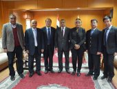 صور.. رئيس جامعة الأقصر يلتقى نائب السفير الصينى لبحث سبل التعاون