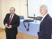 خبير أمريكى يجرى عملية إصلاح "فتق إربى" لشاب بمستشفى التعليمى بطنطا