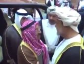 فيديو.. أمير الكويت يقدم واجب العزاء لسلطان عمان الجديد: قابوس عايش فيكم