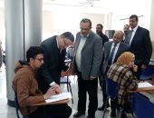 صور.. رئيس جامعة بنها يتفقد الامتحانات ومنشآت فرع الجامعة فى العبور