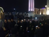 صور.. رئيس الحكومة وعدد من الوزراء والفنانين يقدمون العزاء فى نجل مايا مرسى