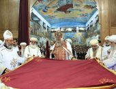 البابا تواضروس يدشن خمسة مذابح بكنيسة الأنبا شنودة بطهطا
