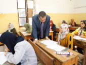 فيديو وصور.. محافظ المنوفية يتفقد عددا من لجان امتحانات الشهادة الإعدادية