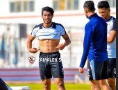 شاهد.. محمد حسن "ديفندر" الزمالك يرد على زيادة وزنه بصورة "عضلات"