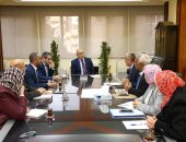 وزير الإسكان يتابع موقف خدمات مياه الشرب والصرف الصحى بالمدن الجديدة
