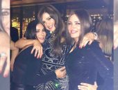 ياسمين عبد العزيز ترتدي فستان بـ 3آلاف يورو.. ارتدت كيم كارداشيان نفس الماركة