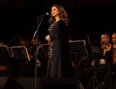 أنغام تحتفل بعيد ميلادها فى السعودية على أغنية انزل يا جميل ف الساحة.. فيديو
