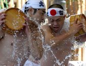 سر طابور "الصلاة العارية" بمهرجان " تحدى البرودة" فى اليابان