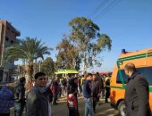 صور.. إصابة 3 أشخاص بحادث تصادم سيارتين ببنها إحداهما يقودها طفل