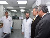 صور.. وزير الطيران يفتتح وحدات ومعامل طبية حديثة بمستشفى مصر للطيران