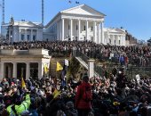 الألاف من مناصرى حيازة السلاح بولاية فيرجينيا يحتشدون أمام مبنى الكابيتول