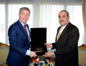 وزير الطيران يبحث مع سفير كندا بالقاهرة سبل تعزيز التعاون بين البلدين