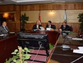 محافظ الغربية يستعرض إستعدادات المحافظة لتنفيذ مبادرة  "اتحضر للأخضر "