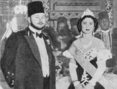 لماذا طلق فاروق زوجته فريدة فى نفس يوم انفصال الأميرة فوزية عن شاه إيران