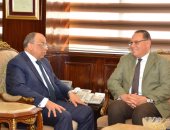 وزير التنمية المحلية يوجه بتطبيق القانون بحسم ضد المعتدين على أملاك الدولة