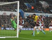 أستون فيلا يتأخر بهدف ضد واتفورد في الشوط الأول بمشاركة تريزيجيه