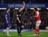 تشيلسي ضد ارسنال.. البلوز يتقدم بعد 28 دقيقة وطرد دافيد لويز.. فيديو