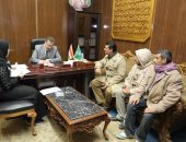 محافظ المنوفية يوجه بسرعة توفير كرسى كهربائى لأحد مرضى ضمور العضلات